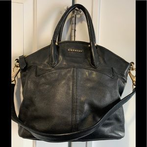 GIVENCHY Antigona leather shoulder handbag